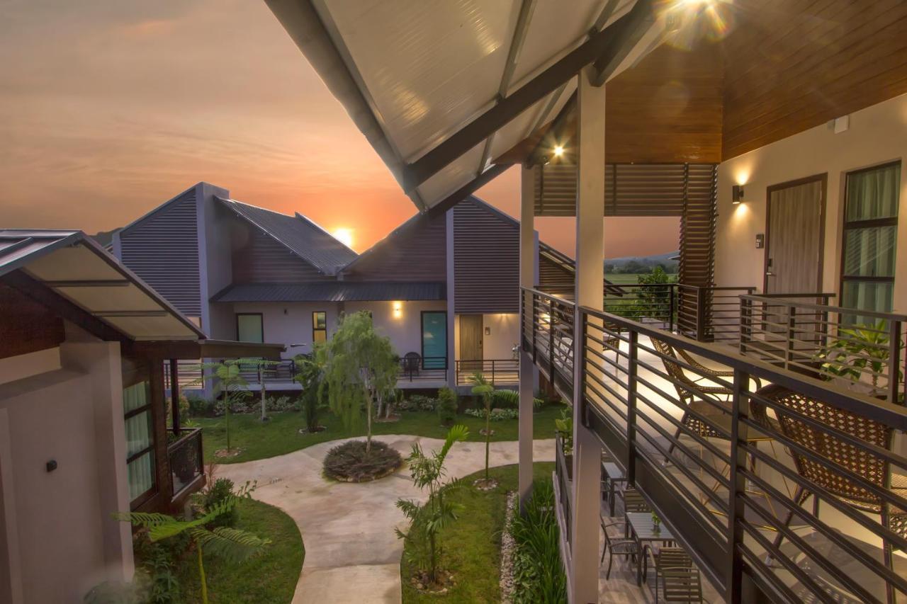 Villa Paddy Padang Mat Sirat Exterior foto